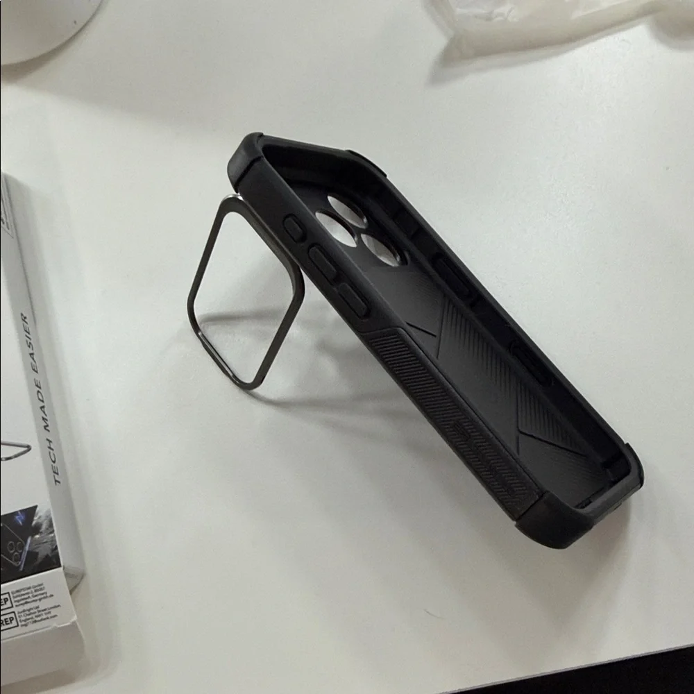 ESR Black Tough Magnetic Case for iPhone